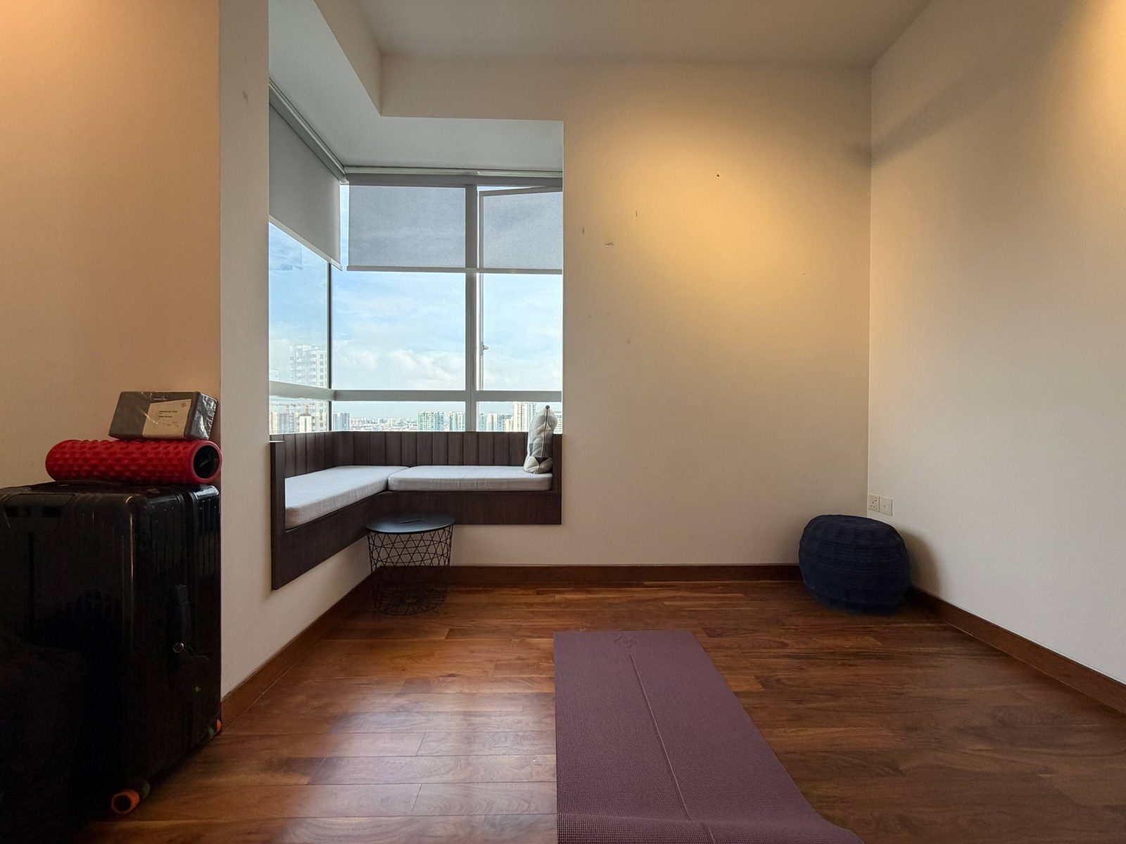 The Meyerise #19-05 study / second room